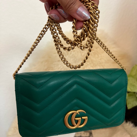 Gucci GG Marmont Matelasse Super Mini Bag in Emerald Green. *EUC - Picture 9 of 16